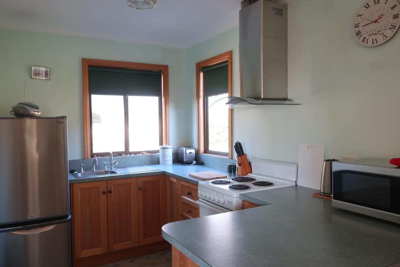 Cherry Top Farmstay - Boutique Eco Village Lilydale Dış mekan fotoğraf